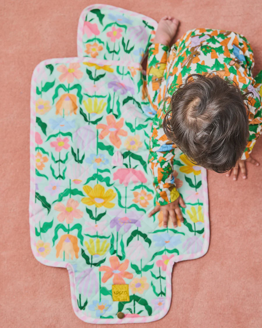 Popping Flowers Change Mat
